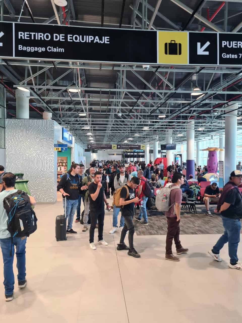 Guía del Aeropuerto Diego Aracena: Llegadas, Aerolíneas y Tips de Viaje