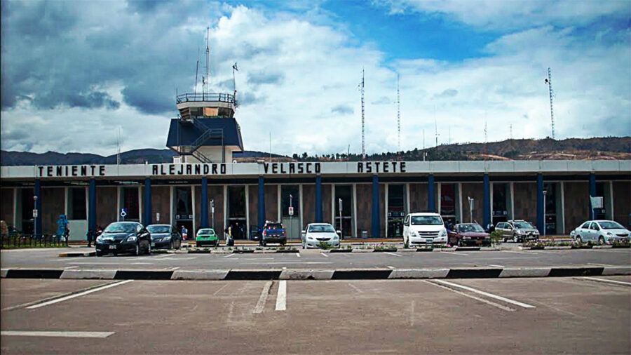 Salidas de vuelos en Aeropuerto Internacional Alejandro Velasco Astete